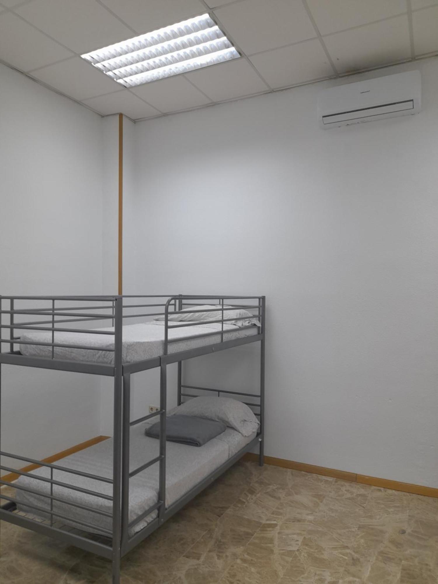 Hostel M Torres Madrid Bagian luar foto